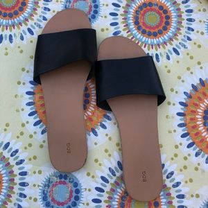BDG (Urban Outfitters) Black Flat Sandals